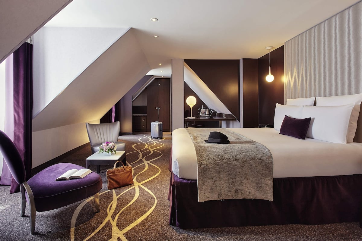 Suite, 1 Double Bed | Minibar, in-room safe, desk, soundproofing