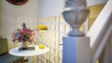 Suite (Duplex) | Ropa de cama de alta calidad y minibar
