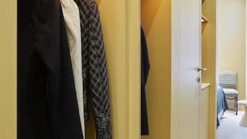 Hochwertige Bettwaren, Minibar, Zimmersafe