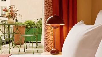 Ropa de cama de alta calidad y minibar