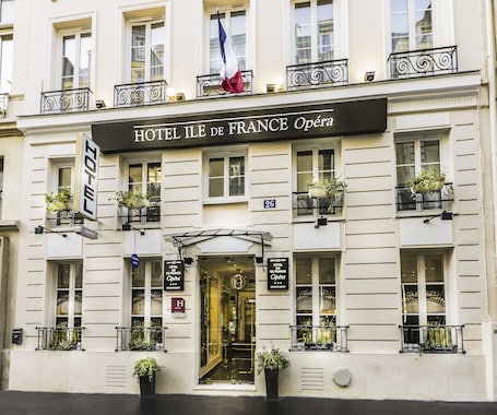 Fachada da propriedade. Hotel Ile de France Opéra