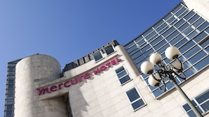 The exterior of the Mercure Hotel with a clear sky. - Hôtel Mercure Thionville Centre Porte du Luxembourg (Thionville)