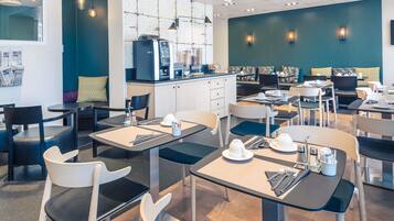 Tägliches Frühstücksbuffet gegen Gebühr