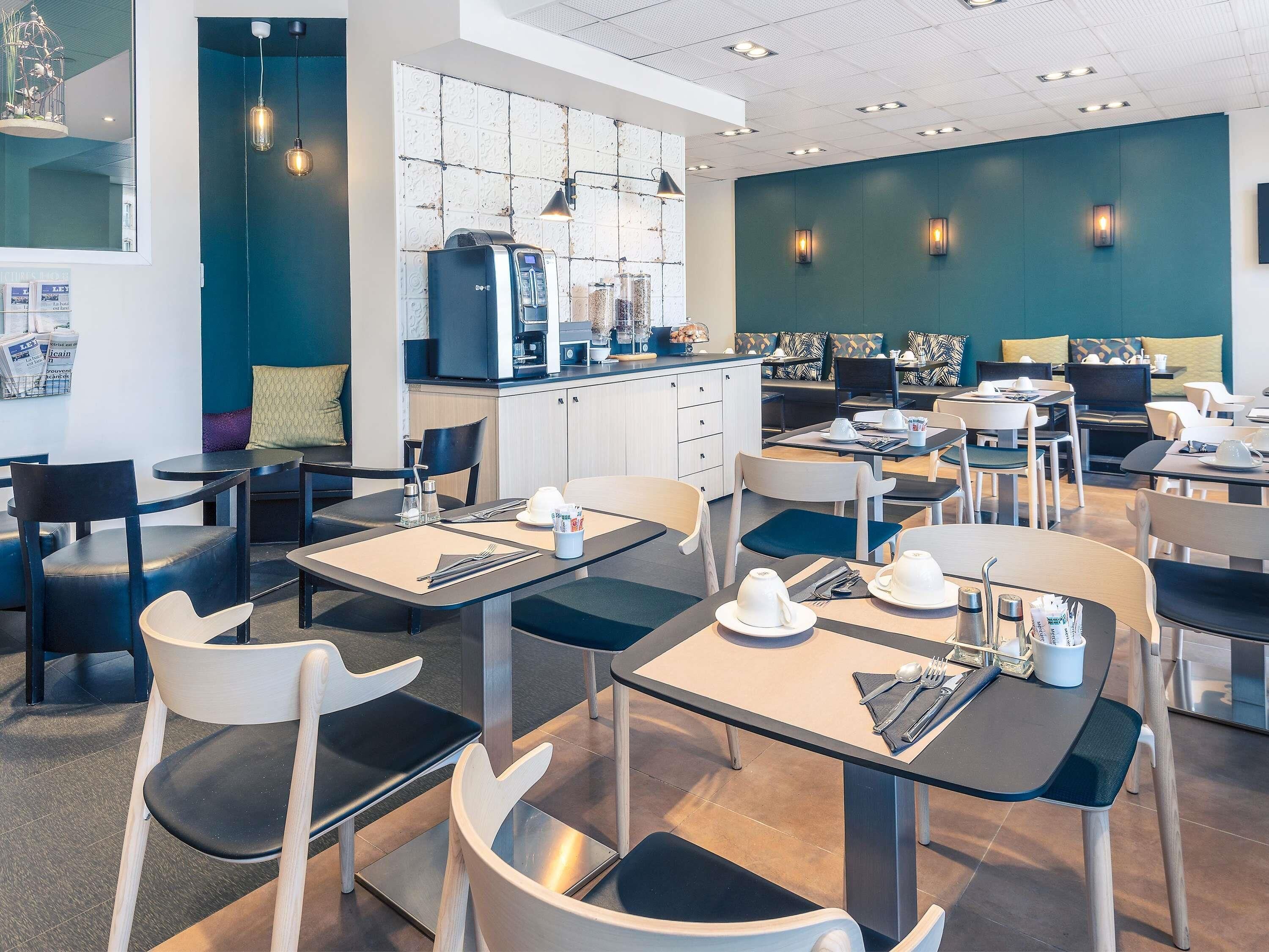 Daily buffet breakfast (EUR 19 per person)