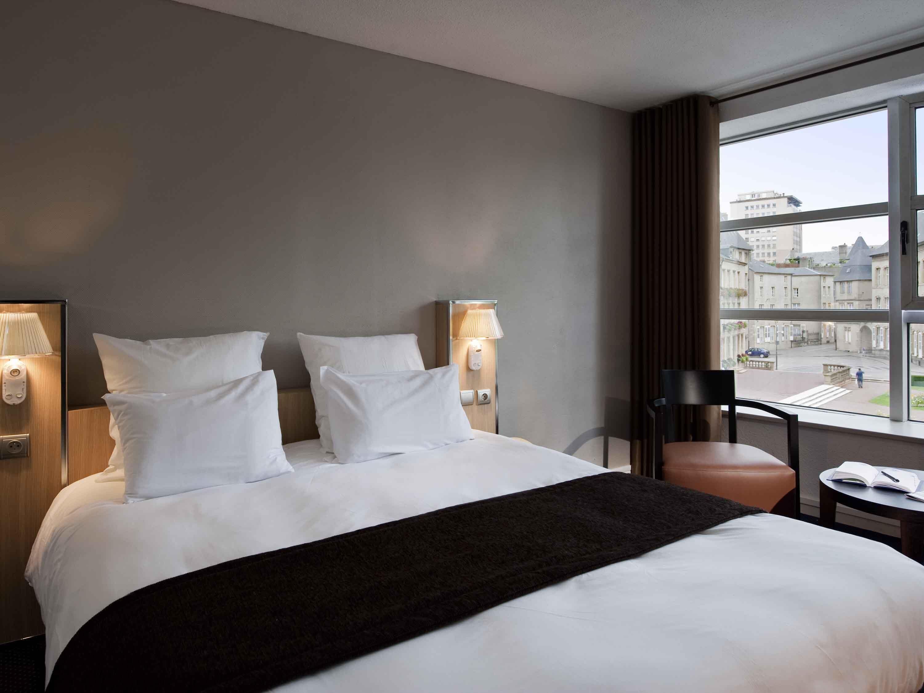 Premium bedding, pillow-top beds, minibar, in-room safe