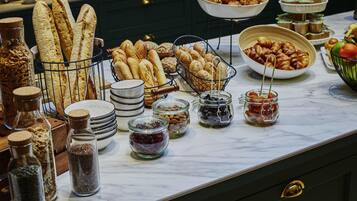 Dagelijks ontbijtbuffet (toeslag)