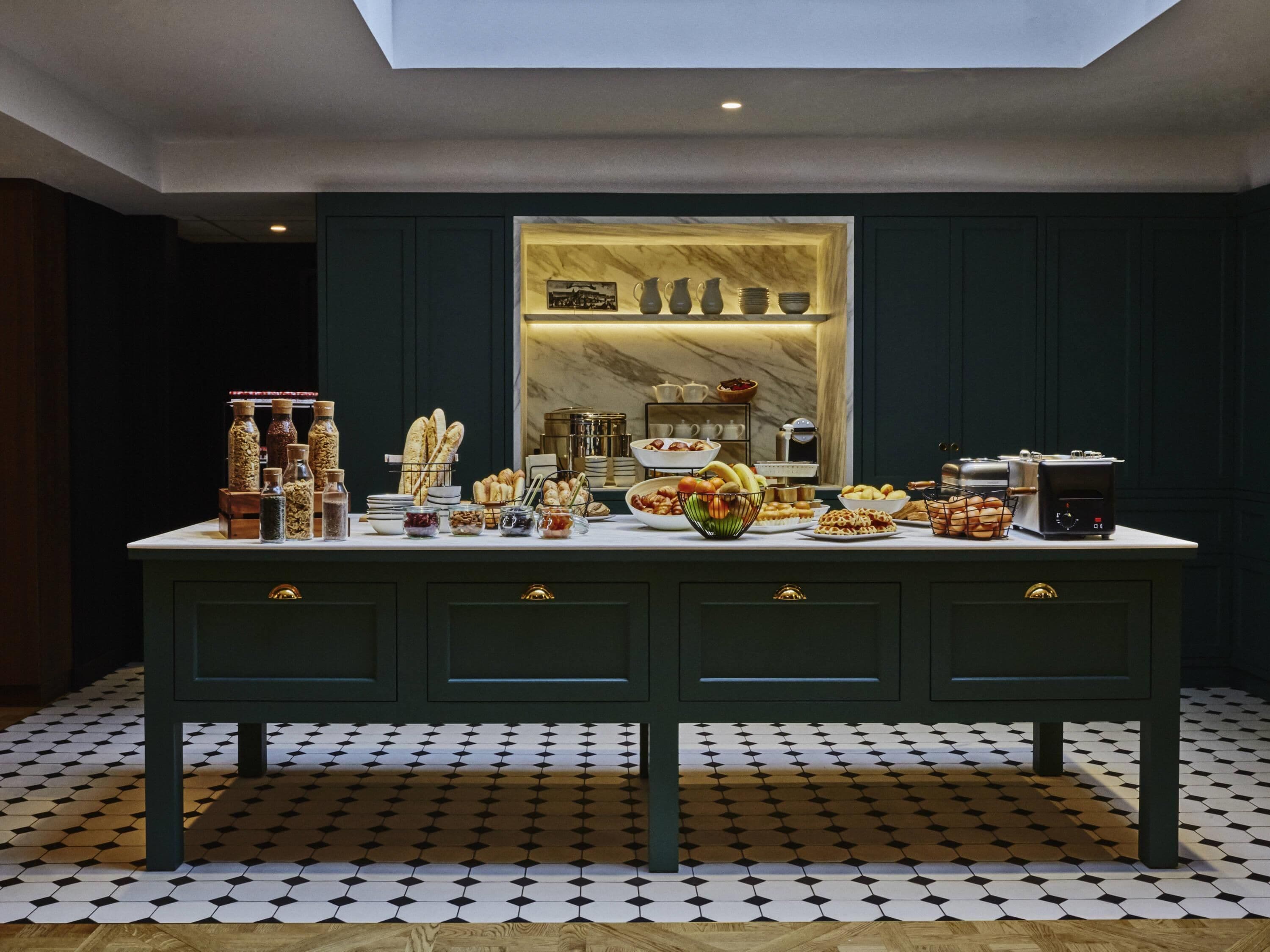 Daily buffet breakfast for a fee