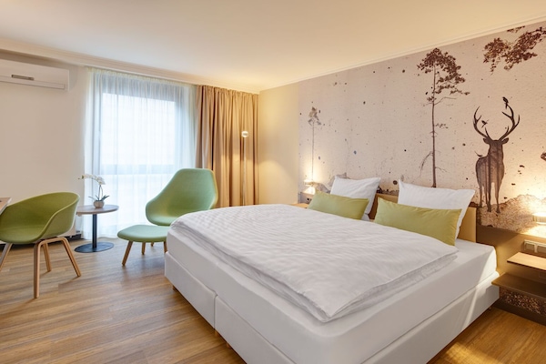 In-room safe, desk, soundproofing, free WiFi