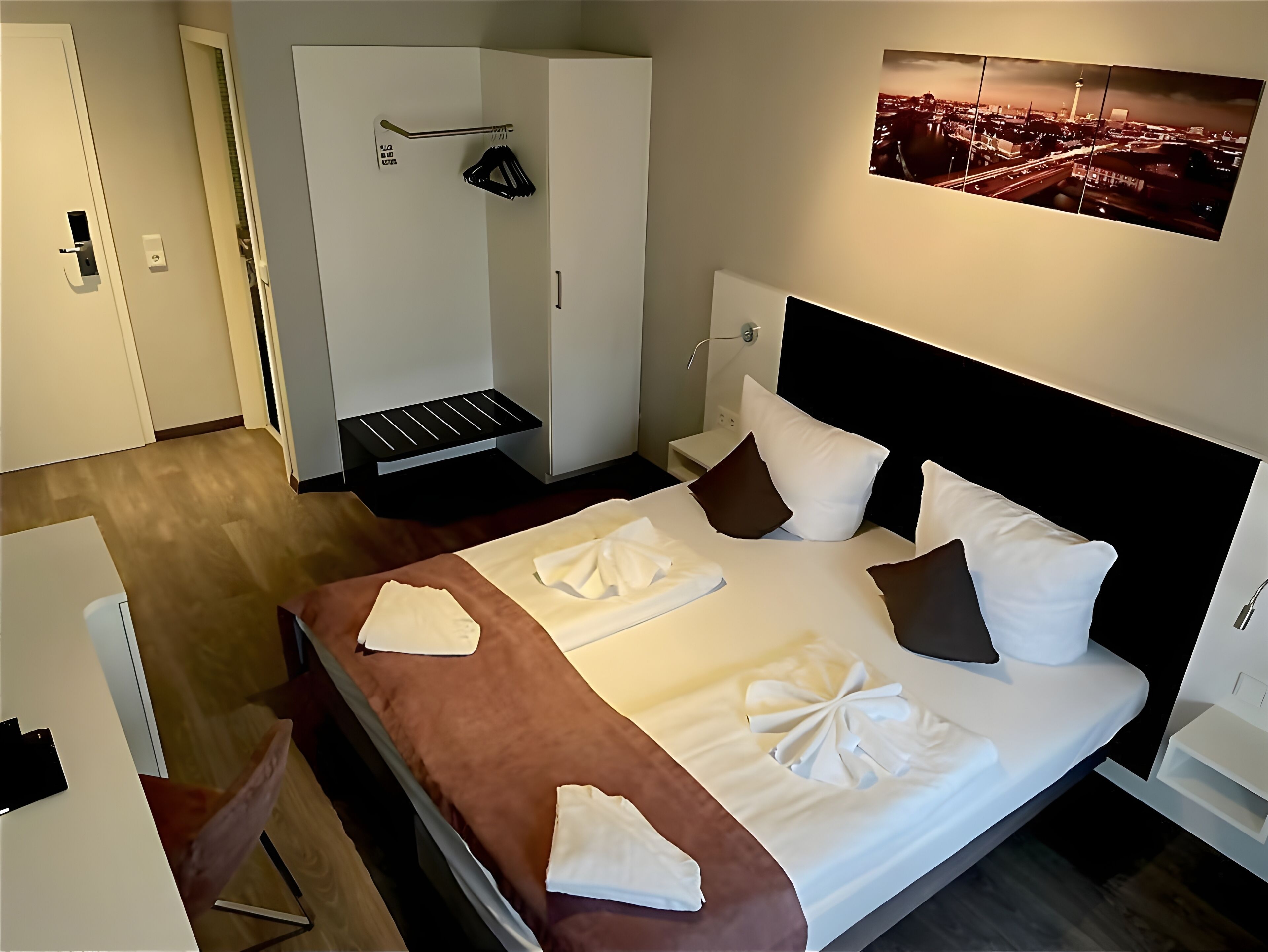 superior double room, non smoking, courtyard view | hypo-allergenic bedding, in-room safe, desk, laptop workspace