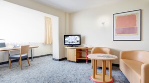 Studio (single use) | Living area | LCD TV