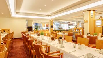 Daily buffet breakfast (EUR 21 per person)