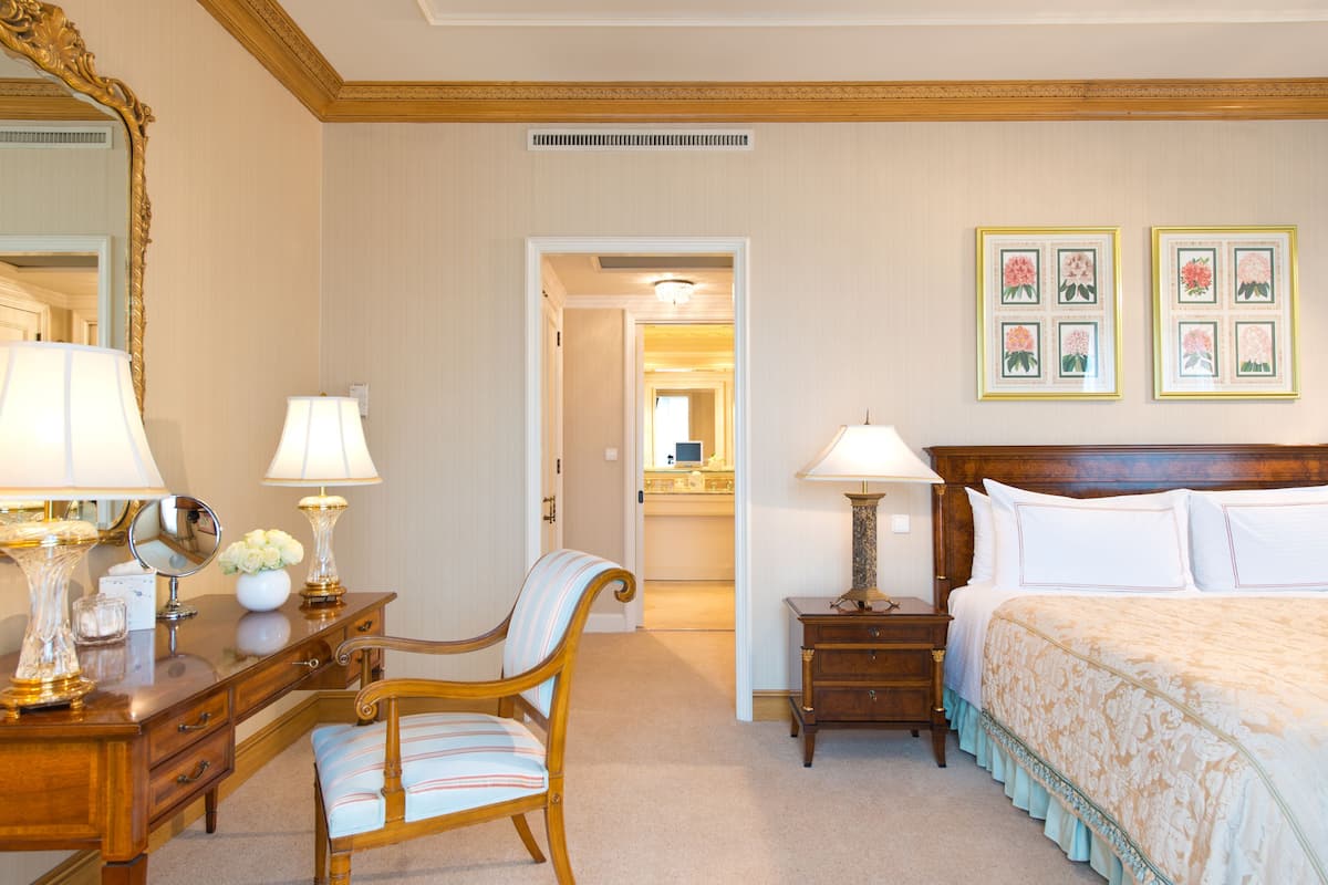 suite, 1 king bed (linden) | egyptian cotton sheets, premium bedding, down duvets, memory-foam beds