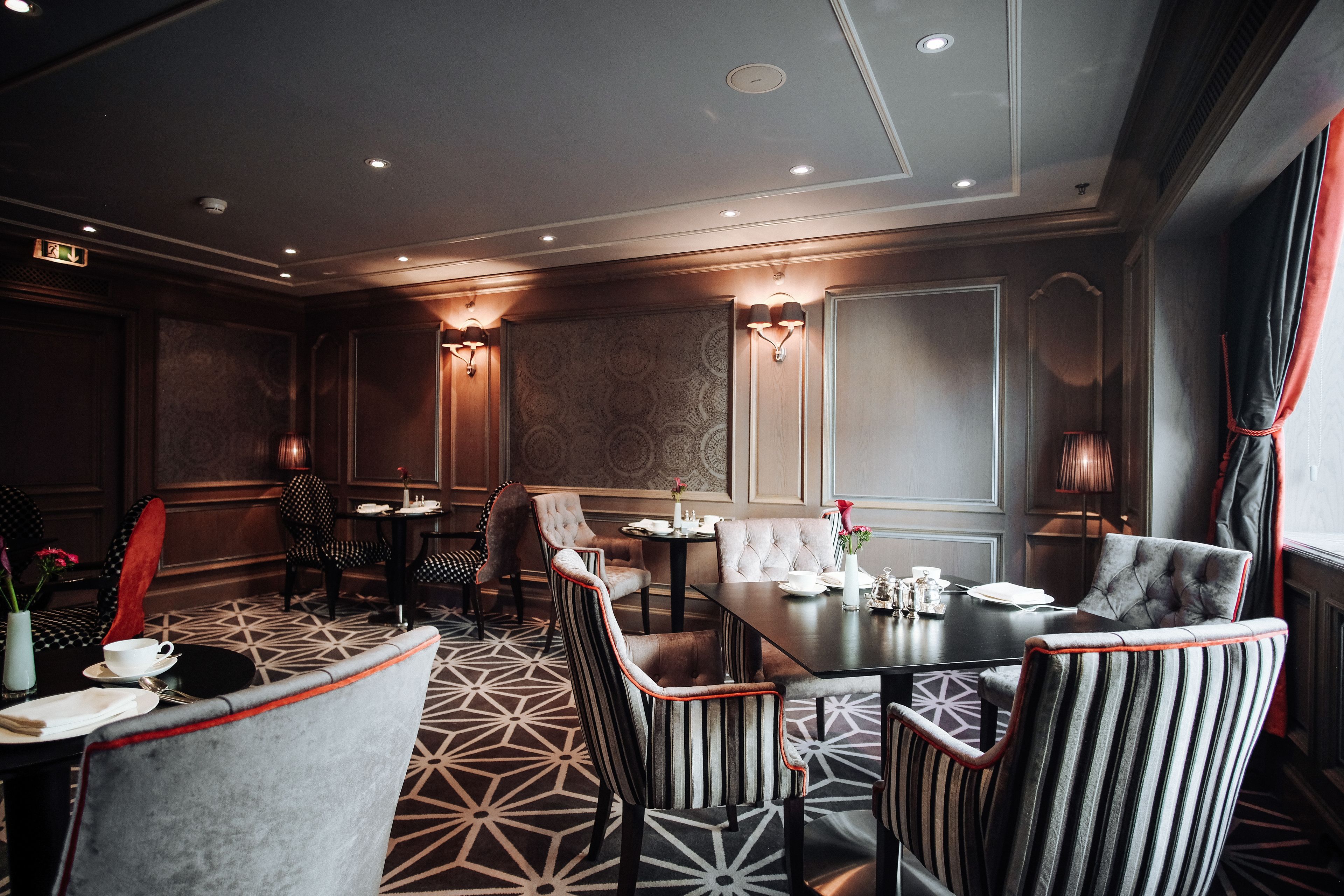 breakfast, lunch and dinner served