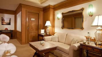 Sauna, body treatments, hydrotherapy, facials, massage/treatment rooms