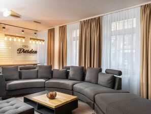 Bar (on property) - Ibis Styles Dresden Neustadt (Dresden)