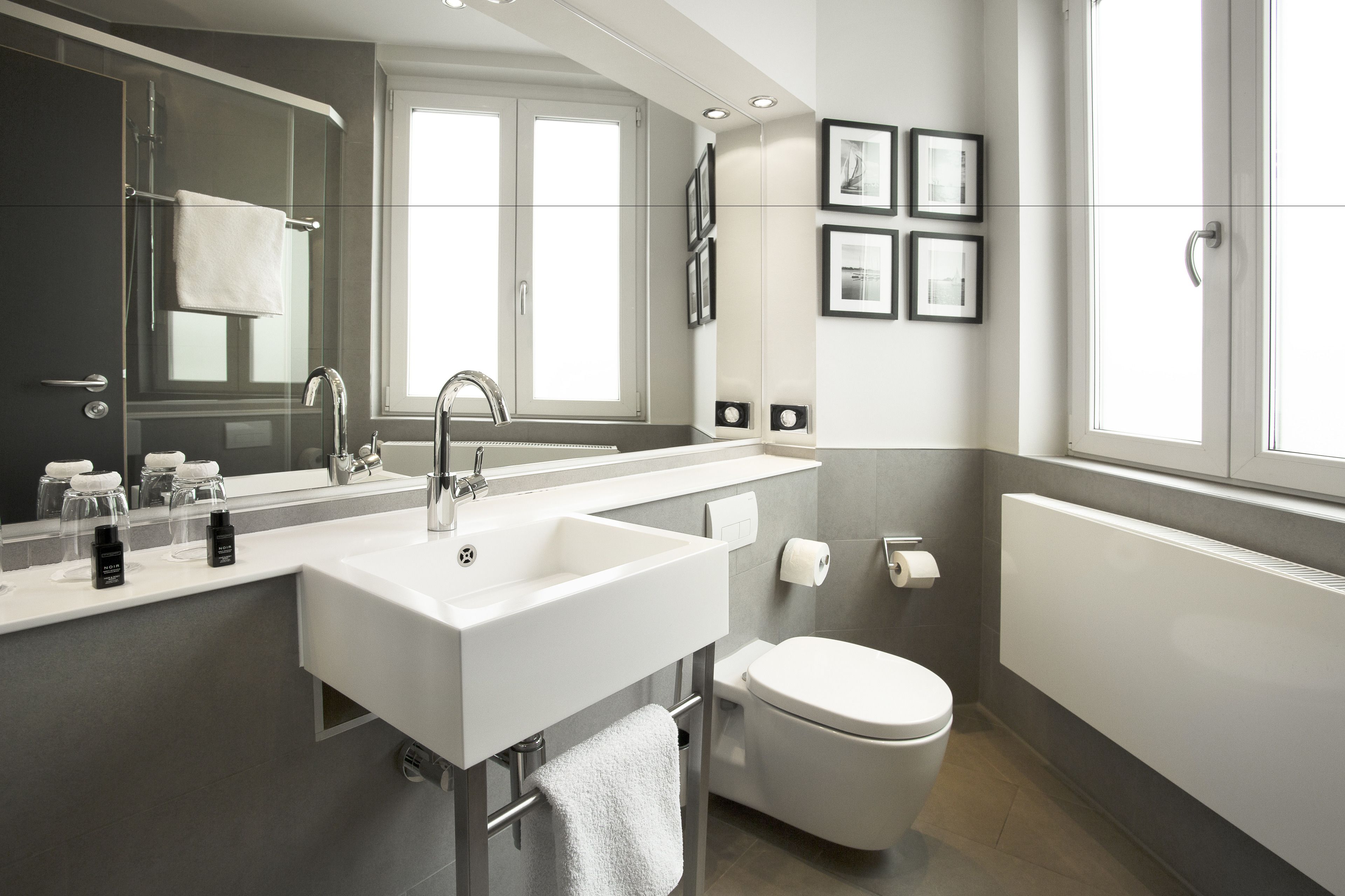 superior double or twin room | bathroom | shower, free toiletries, hair dryer, towels