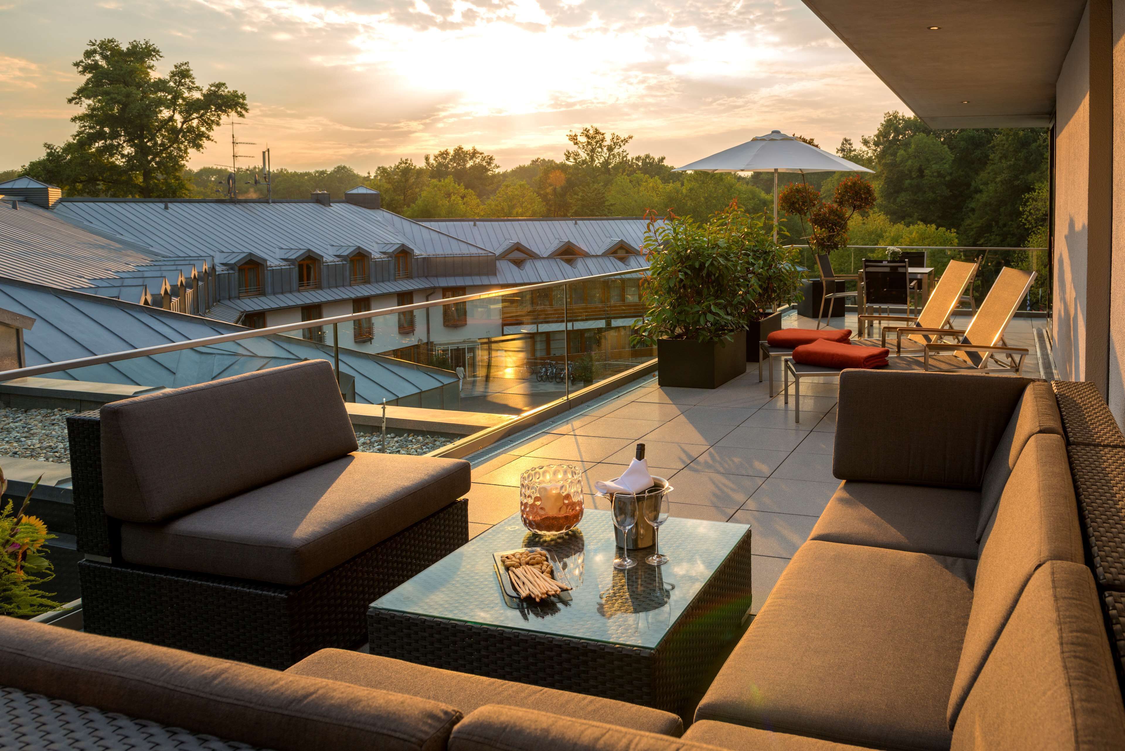 1 bedroom, hypo-allergenic bedding, minibar, in-room safe