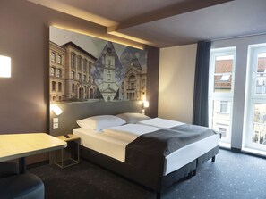 Hypo-allergenic bedding, desk, soundproofing, free WiFi