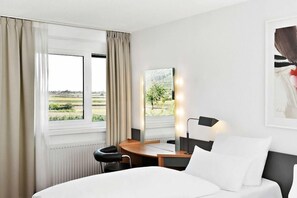 Premium bedding, in-room safe, desk, laptop workspace - NH Hirschberg Heidelberg (Hirschberg)