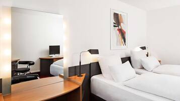 Premium bedding, in-room safe, desk, laptop workspace