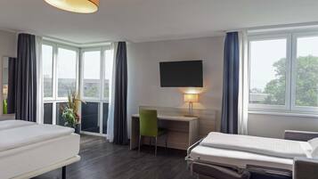 Premium bedding, in-room safe, desk, blackout drapes