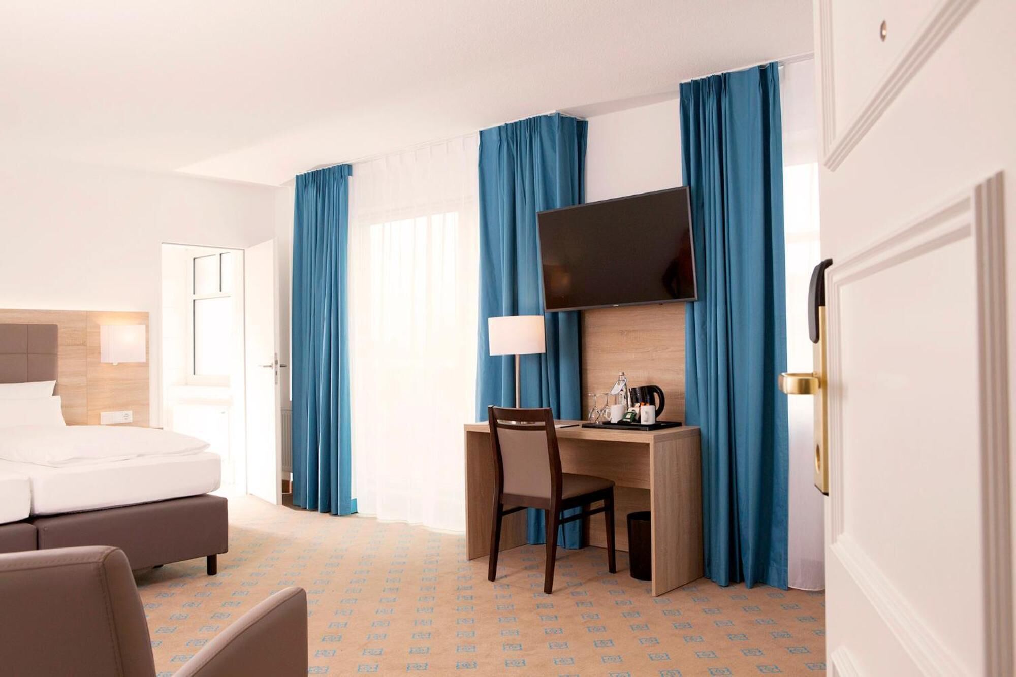 premium bedding, in-room safe, desk, blackout curtains