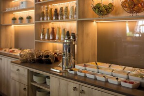 Daily buffet breakfast for a fee - Parkhotel Hohenfeld Münster (Münster)