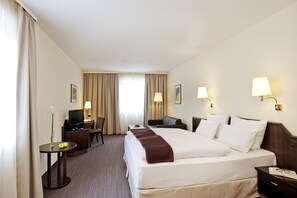 Minibar, in-room safe, desk, iron/ironing board