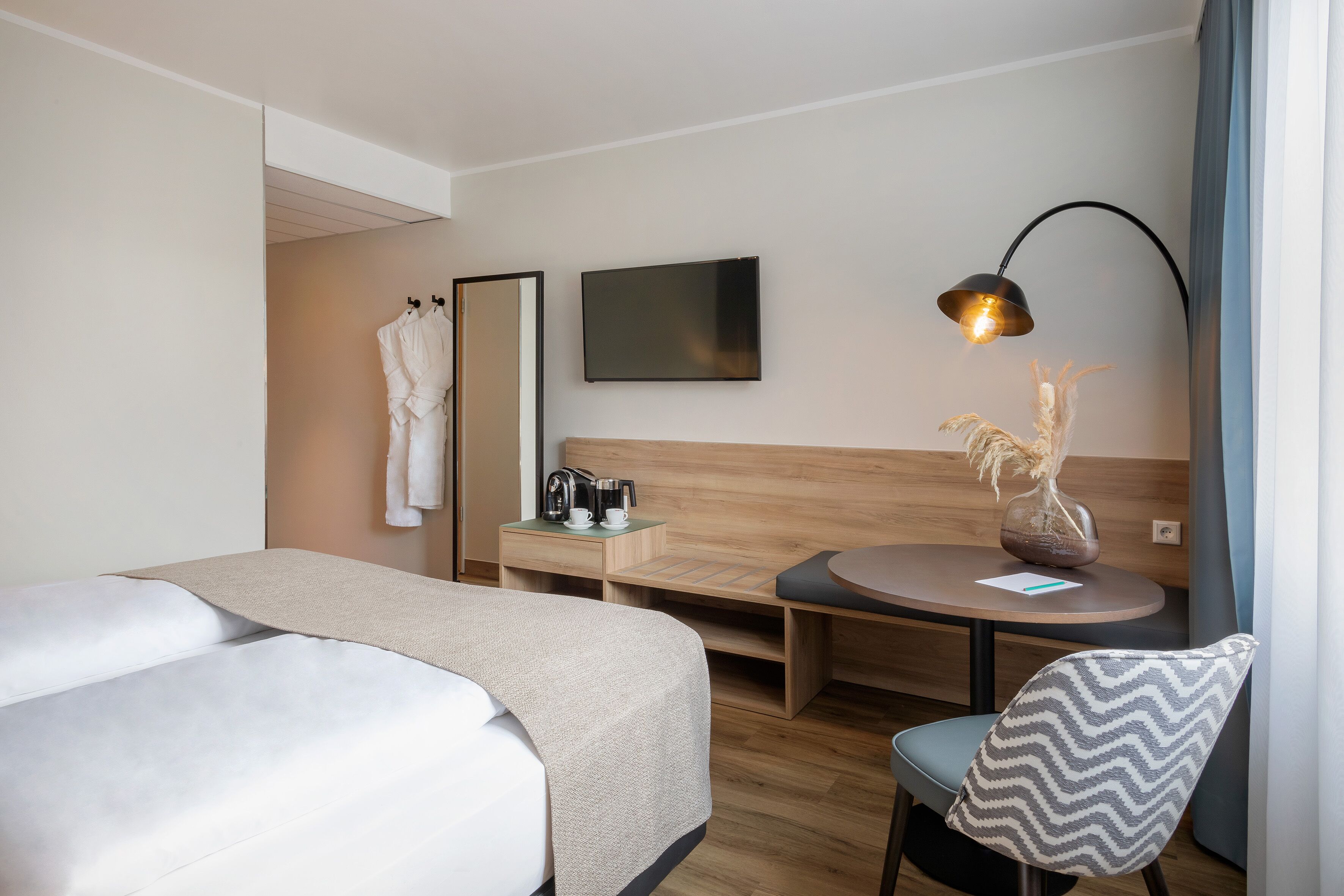 Business-Zimmer | Allergikerbettwaren, Zimmersafe, Schreibtisch, schallisolierte Zimmer