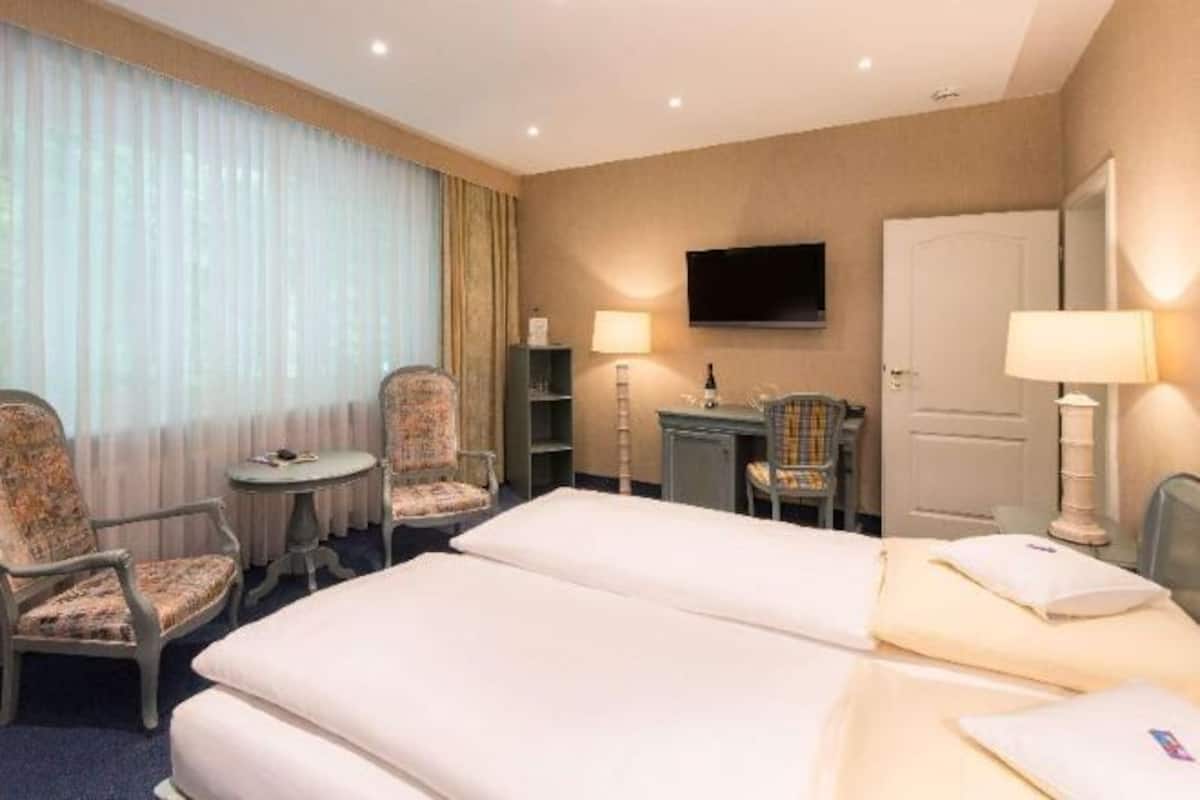 Ropa de cama hipoalergénica y minibar