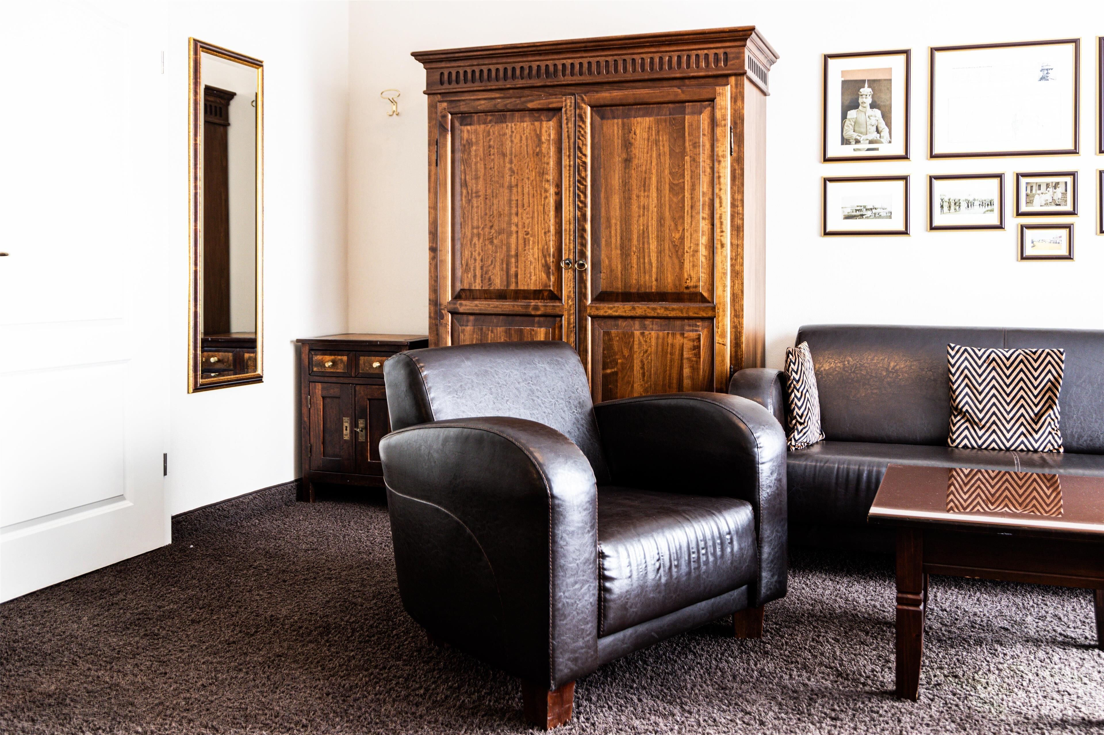 suite, 1 double bed (separate living room;with sofabed) | hypo-allergenic bedding, minibar, in-room safe, desk