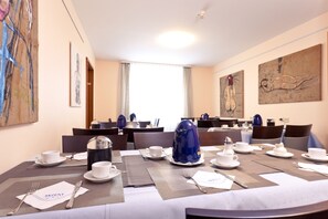 Daily continental breakfast (EUR 13.00 per person)