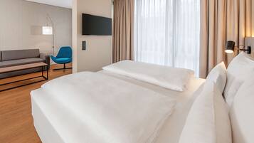 Premium bedding, in-room safe, desk, blackout drapes