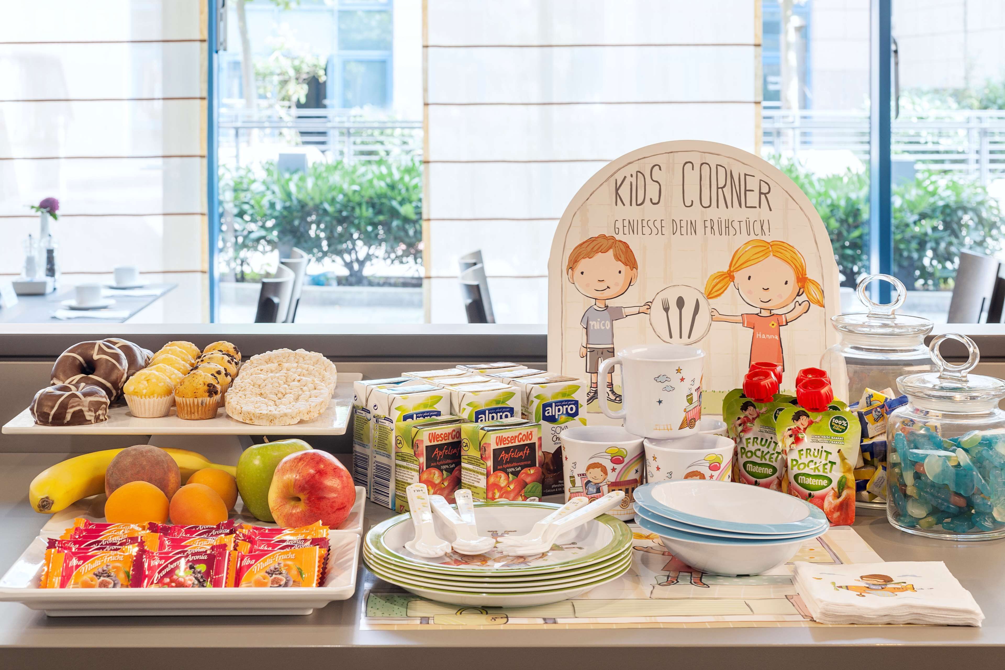 daily buffet breakfast for a fee