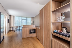 Premium bedding, in-room safe, desk, blackout curtains