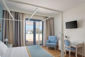 Presidential Suite | Egyptian cotton sheets, premium bedding, memory foam beds, in-room safe