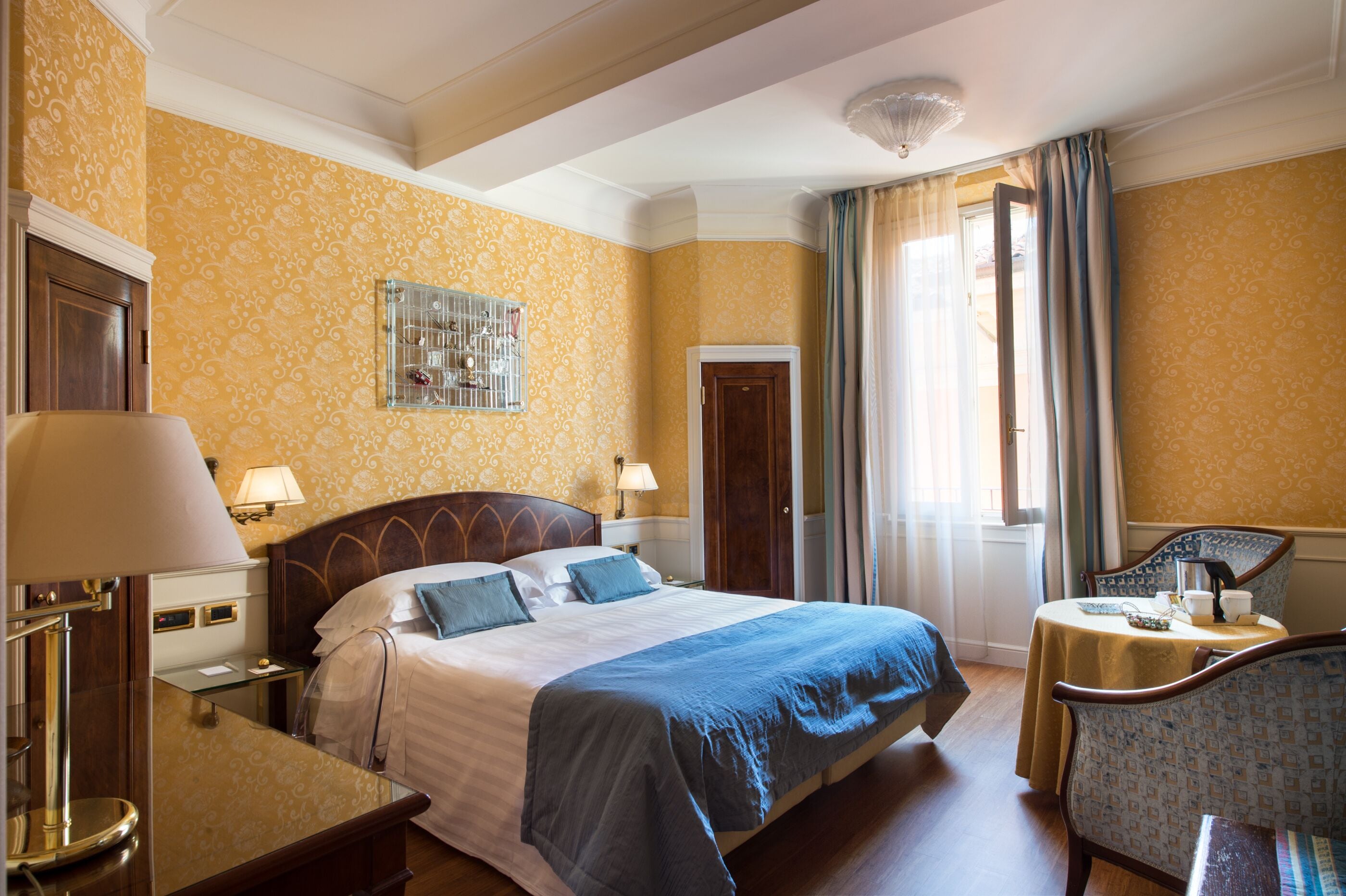Hypo-allergenic bedding, in-room safe, blackout drapes, soundproofing