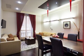 Family Studio, Annex Building