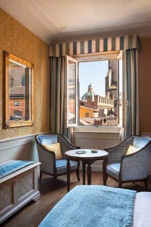 Suite Deluxe (Sulla Via della Seta) | 1 camera, biancheria da letto ipoallergenica, una cassaforte in camera