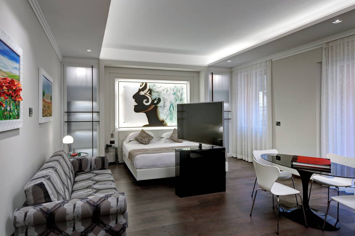 Luxury-Apartment, 1 Queen-Bett und Schlafsofa, Annex | 1 Schlafzimmer, Daunenbettdecken, Minibar, Zimmersafe
