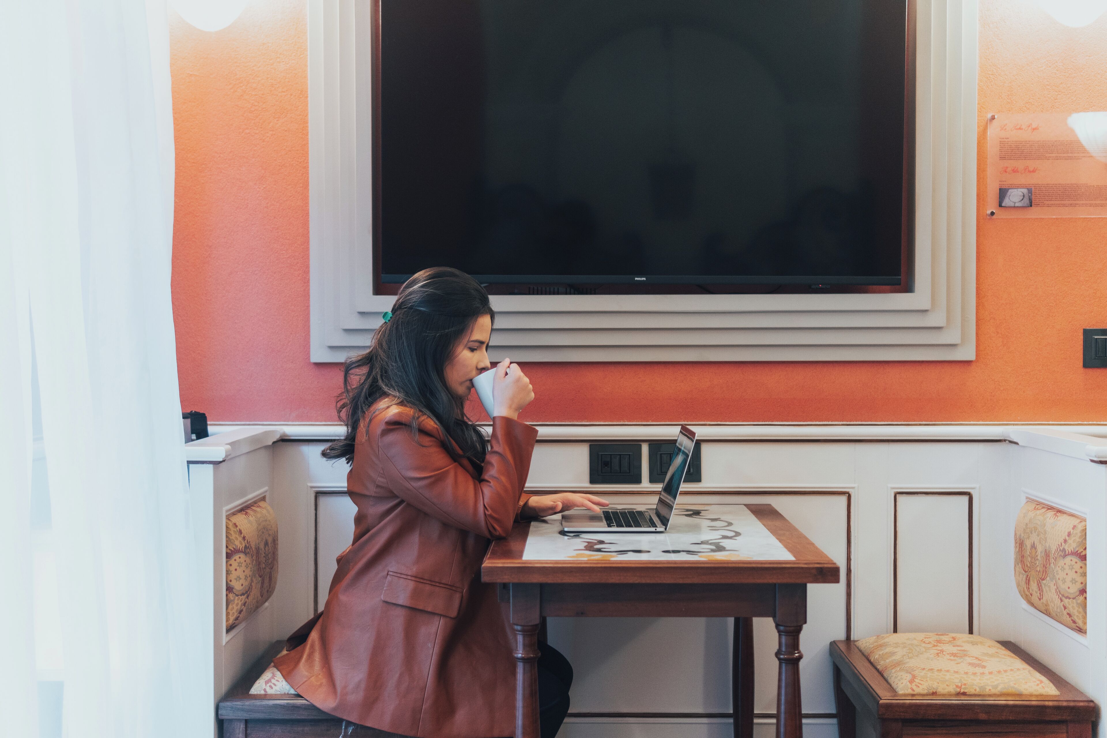 deluxe double or twin room, terrace | living area | flat-screen tv