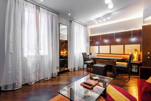 Studio, 1 Queen Bed, Annex Building