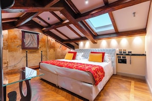 Suite, 1 Queen Bed with Sofa bed | Down duvets, minibar, in-room safe, desk