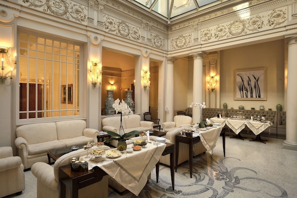 Interior - Hotel Corona d'Oro (Bologna)