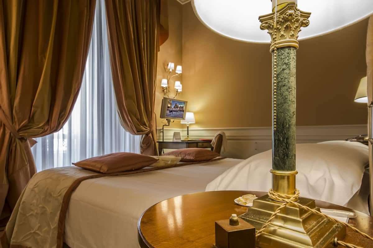 suite, 1 king bed with sofa bed | premium bedding, down duvets, minibar, in-room safe
