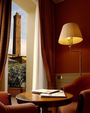 Deluxe Double Room | Living area