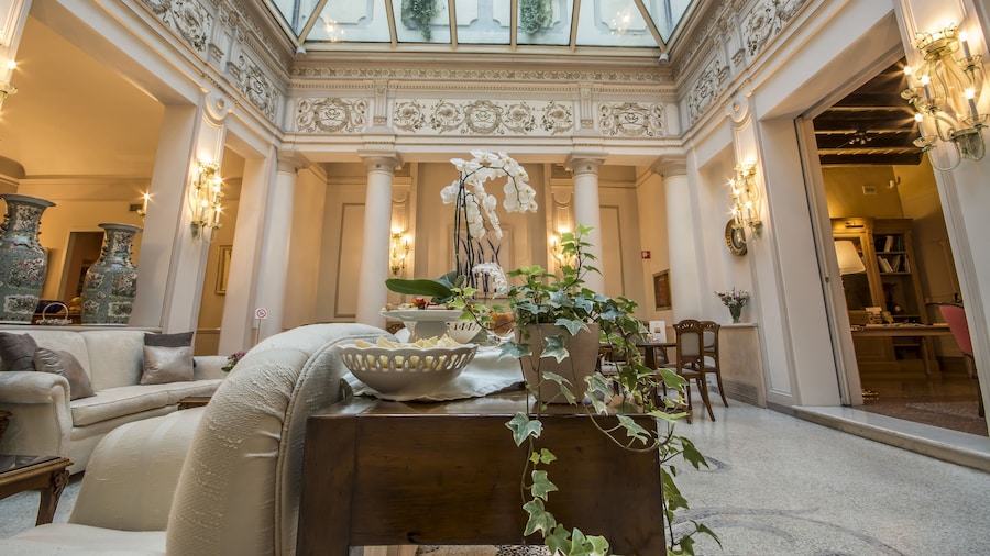 Hotel Corona d'Oro