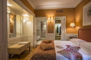 Deluxe Double Room | Premium bedding, down comforters, minibar, in-room safe