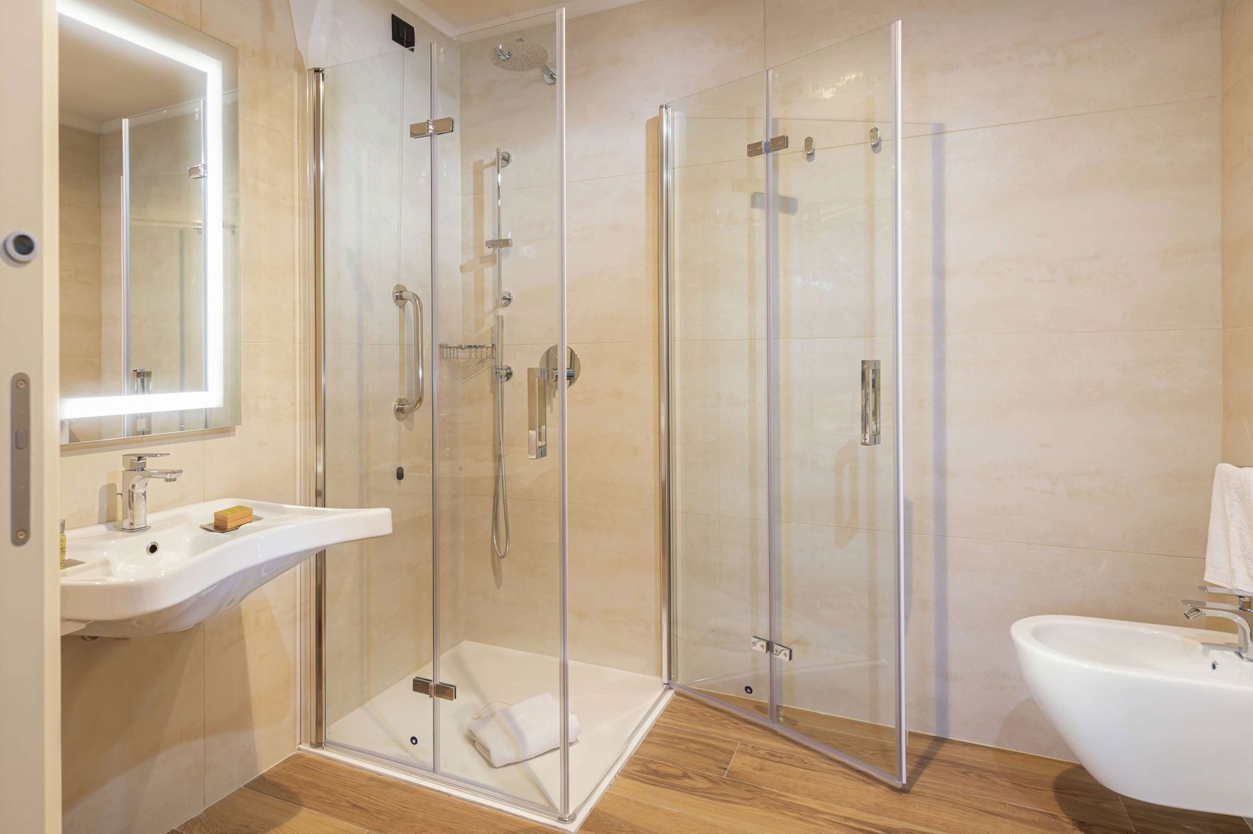 Bathroom | Shower, rainfall showerhead, free toiletries, hair dryer