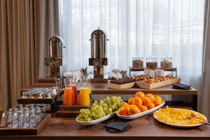 Daily full breakfast (EUR 15.00 per person)
